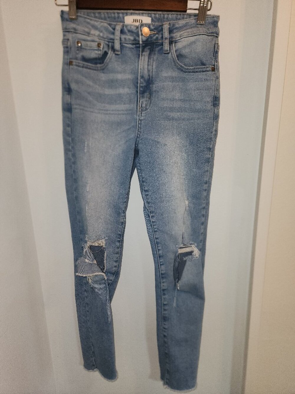 JBD Distressed Denim Jeans – Size 25 – Style DP476 RN 98610